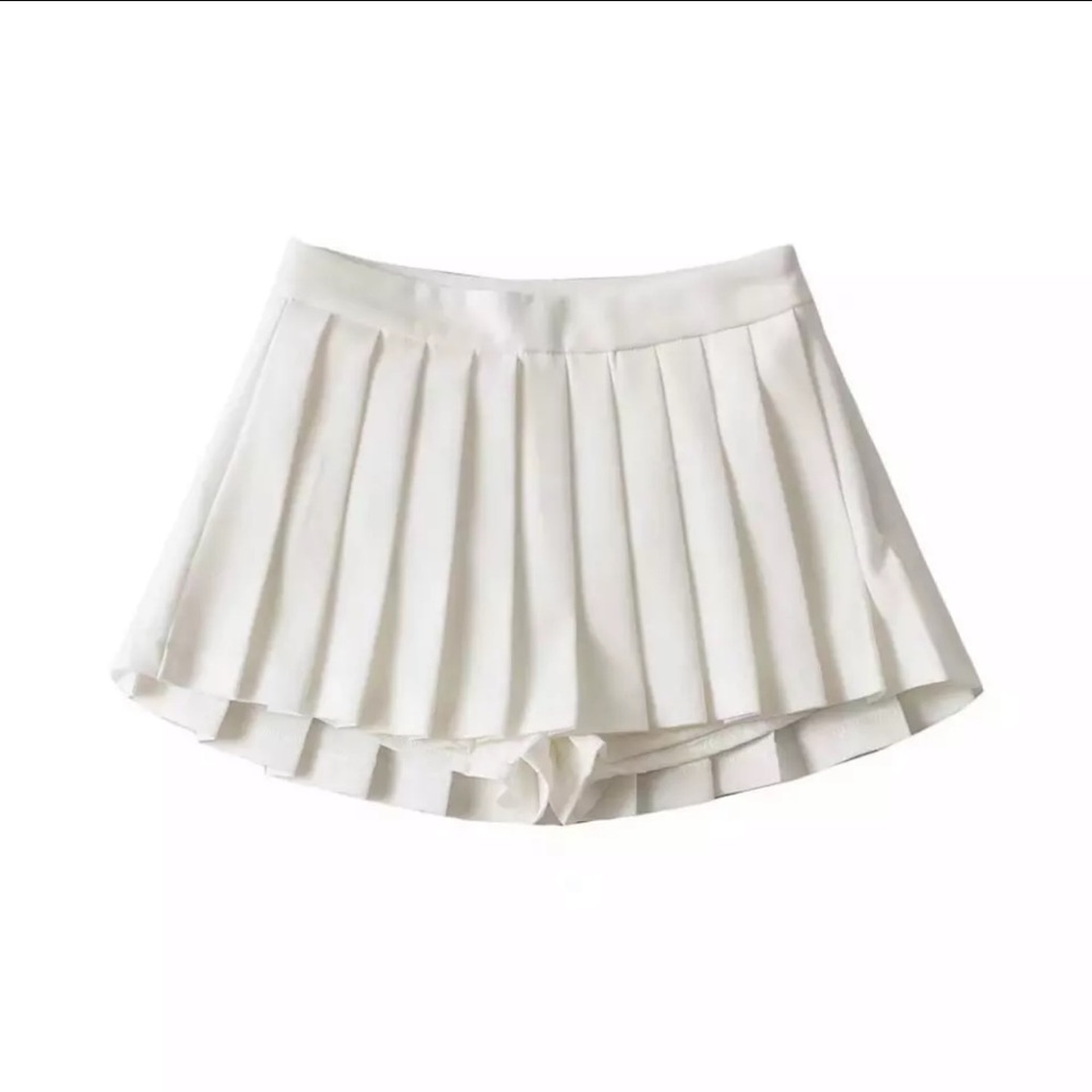 High Waisted Pleated Tennis Skirt 🤍🤍 - Picture 4 of 6
